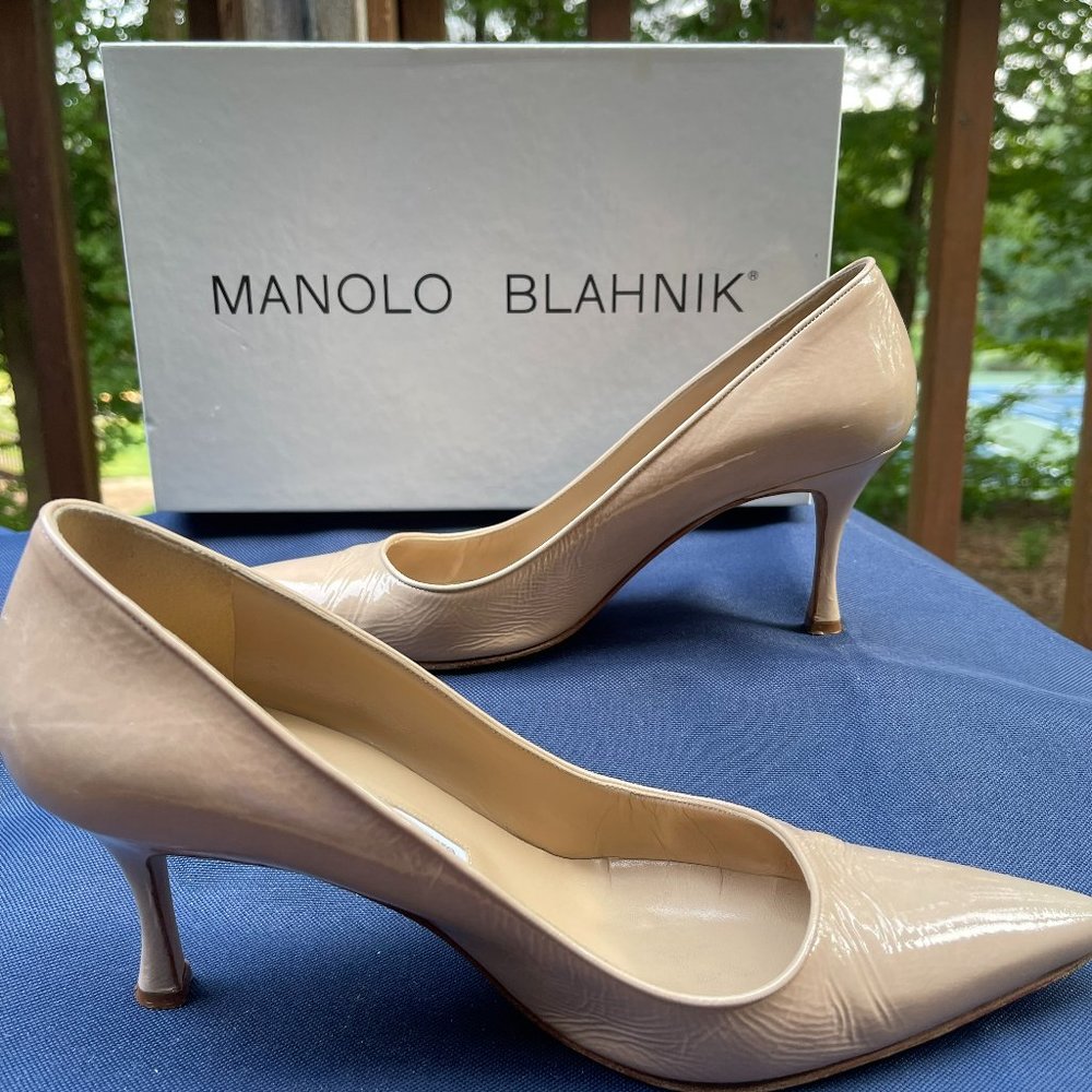 Manolo Blahnik Newcio nude patent leather heels Size 9.5